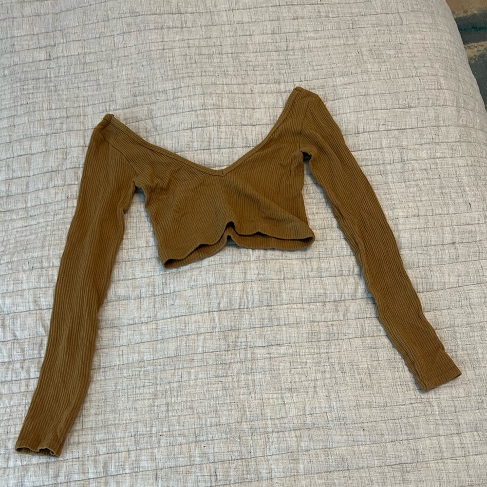 Long sleeve V neck